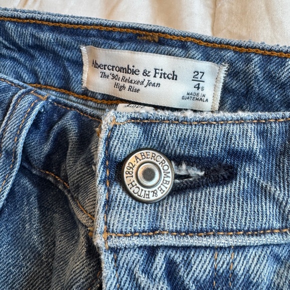 Abercrombie 90s Jean - Picture 2 of 7